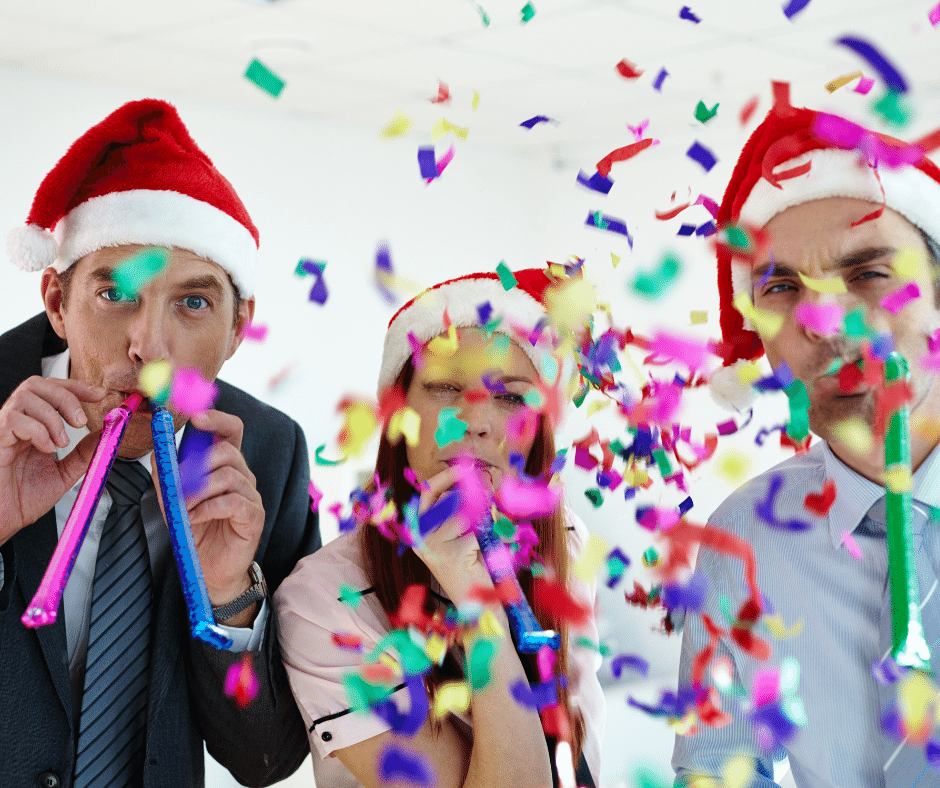 empresa celebrando diciembre navidad