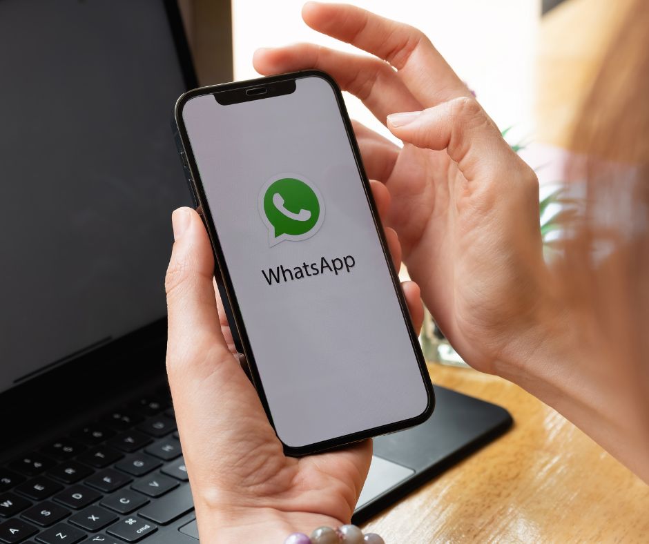 cómo programar respuesta automática en WhatsApp